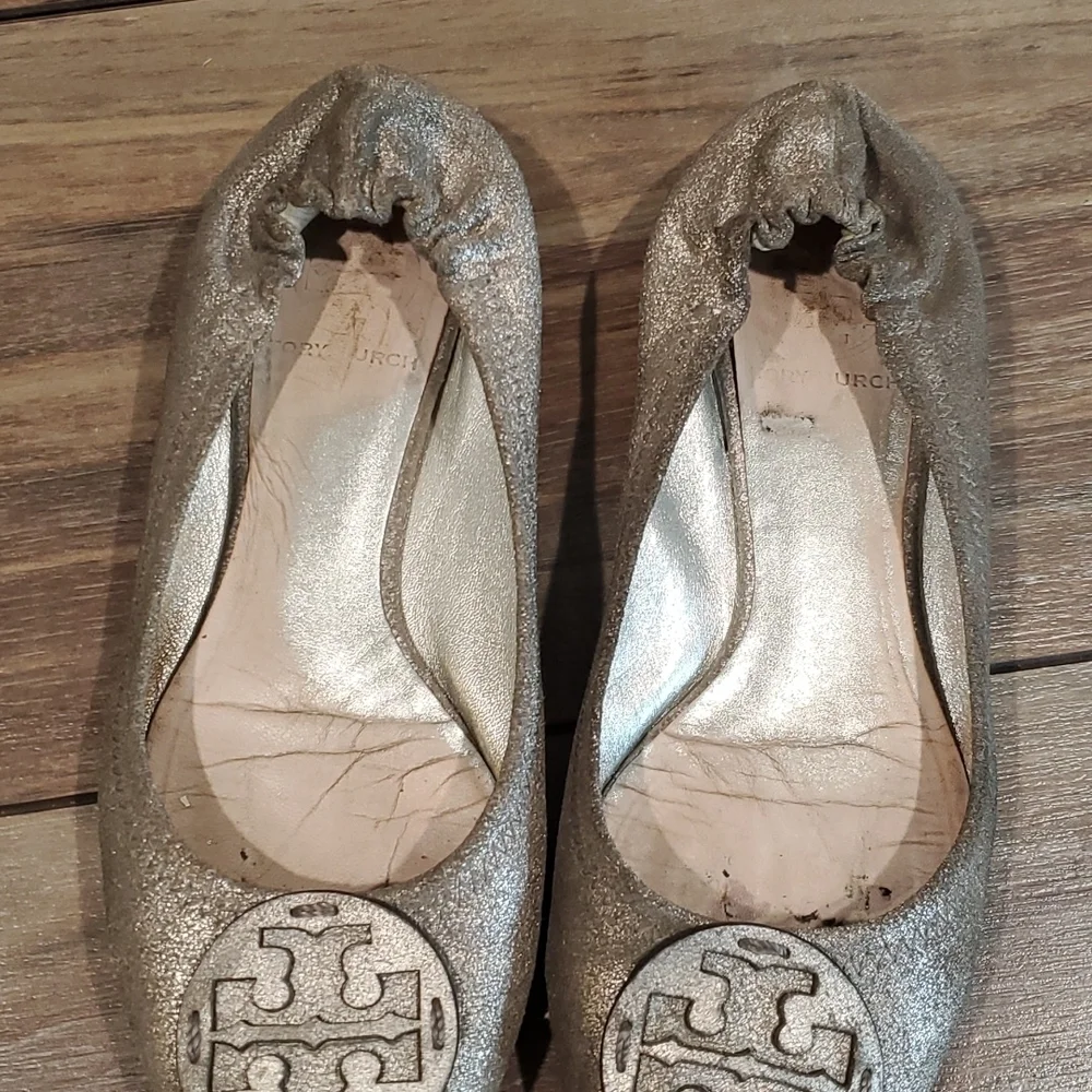 Tory Burch logo Reva Loafer ballet shoes sz 6M Metallic glitter leather